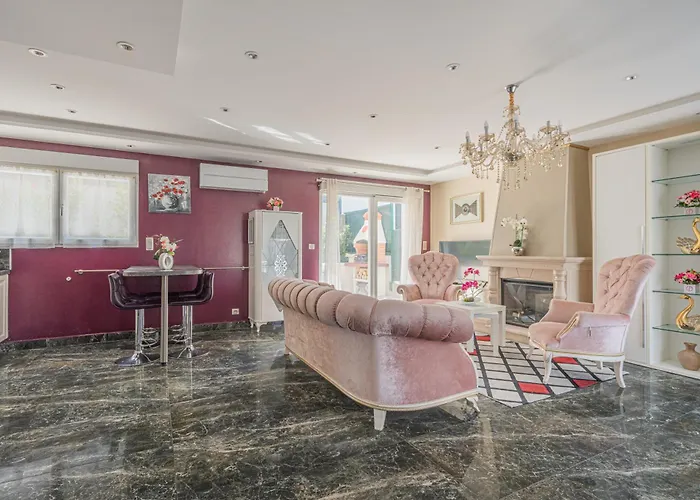 Angelina * Montevrain